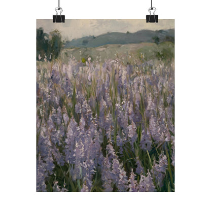Póster vertical de campo de lavanda, arte mural botánico, decoración natural, estética del hogar, regalo para amantes de la jardinería.