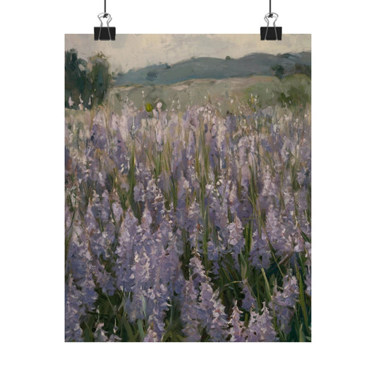 Póster vertical de campo de lavanda, arte mural botánico, decoración natural, estética del hogar, regalo para amantes de la jardinería.